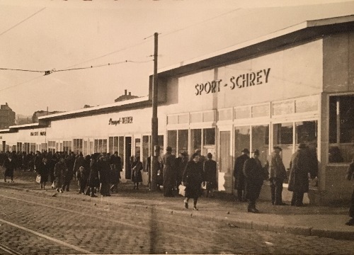 historisches Foto mit schwarz-weiß-Fassade-Sport-Schrey